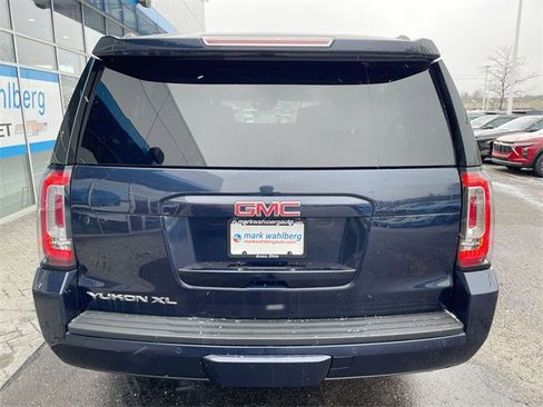 Used 2020 GMC Yukon XL SLT w/ Premium Edition image 32
