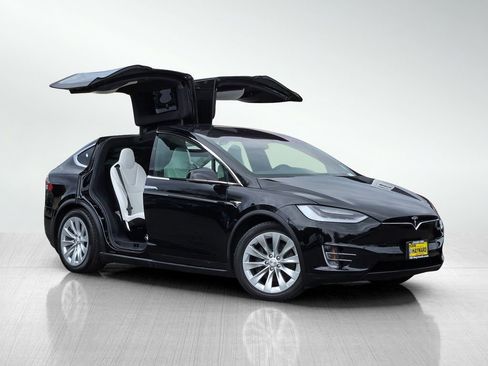 Used 2018 Tesla Model X 100D AWD/4WD image 3