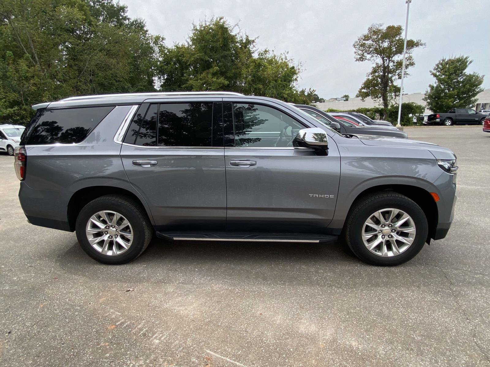 Used 2021 Chevrolet Tahoe Premier w/ Premium Package RWD image 6