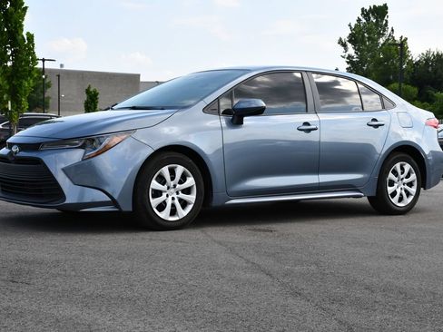Used 2025 Toyota Corolla LE FWD image 4