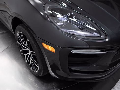 Certified 2026 Porsche Macan AWD/4WD image 12