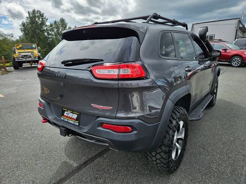 Used 2015 Jeep Cherokee Trailhawk w/ Comfort/Convenience Group AWD/4WD image 4