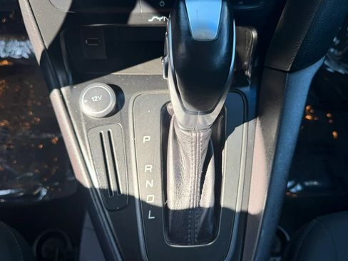 Used 2015 Ford Focus SE FWD image 27