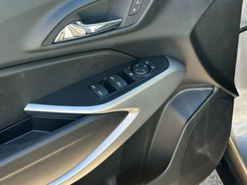 New 2026 Chevrolet Trax LS w/ LS Convenience Package FWD image 10
