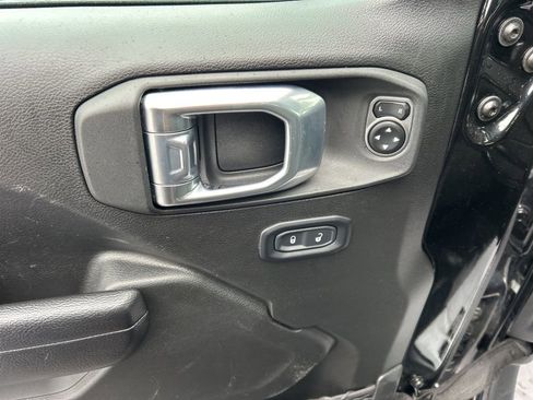 Used 2024 Jeep Wrangler Sport S image 4