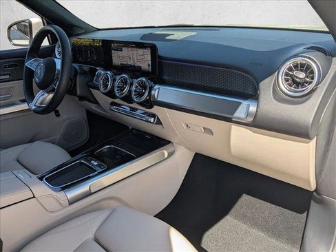 Used 2025 Mercedes-Benz GLB 250 image 22