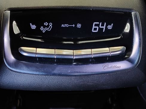 Used 2025 Cadillac XT6 Premium Luxury FWD image 37