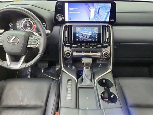 Used 2024 Lexus LX 600 4WD w/ Luxury Package image 39