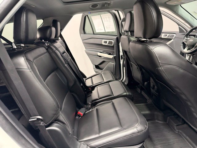 Used 2022 Ford Explorer XLT w/ Equipment Group 202A AWD/4WD image 29