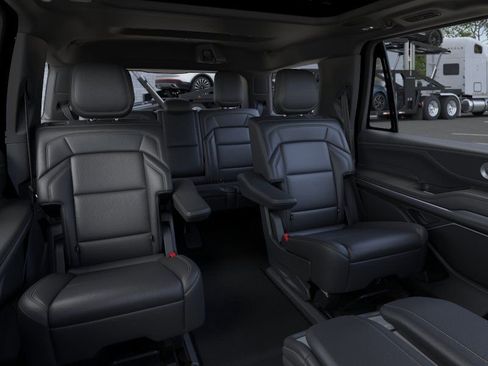 New 2026 Lincoln Navigator Reserve AWD/4WD image 11