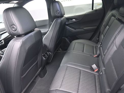 New 2026 Chevrolet Equinox LT w/ Convenience Package II image 9