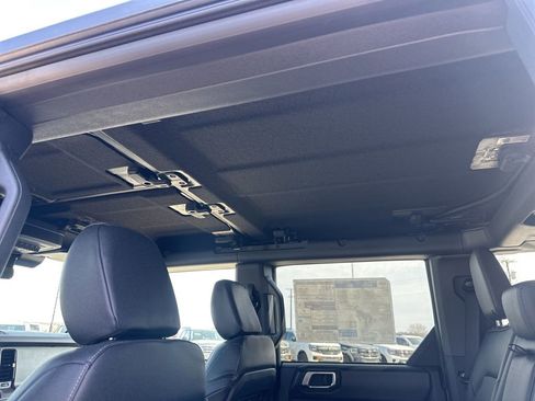 New 2026 Ford Bronco Badlands image 24