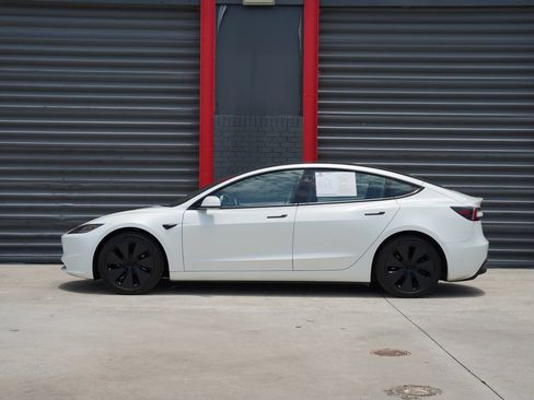 Used 2024 Tesla Model 3 Standard Range RWD image 10