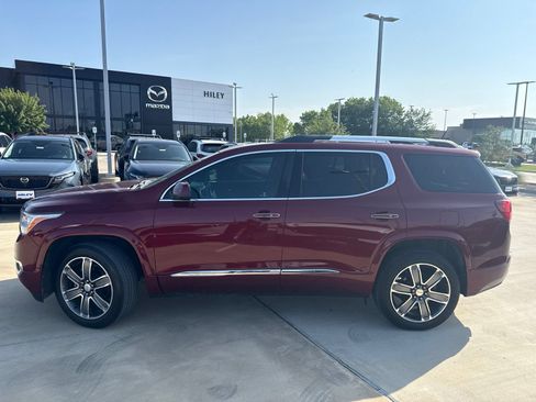 Used 2017 GMC Acadia Denali w/ Technology Package FWD image 9
