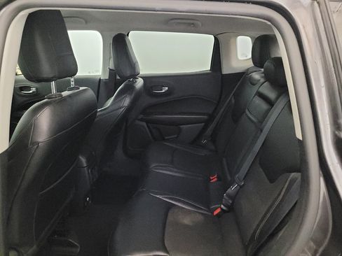 Used 2017 Jeep Compass Latitude w/ Popular Equipment Group AWD/4WD image 18