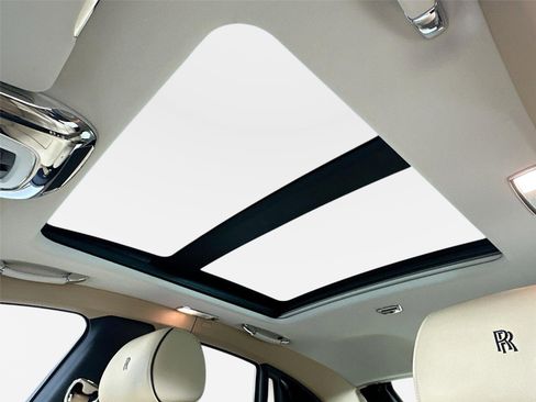 Used 2014 Rolls-Royce Ghost image 30