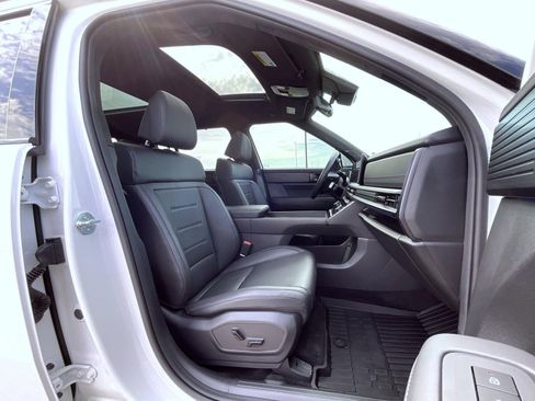 Used 2025 Hyundai Santa Fe Calligraphy AWD/4WD image 15