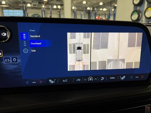 New 2026 Chevrolet Traverse LT w/ Driver Confidence Package image 23