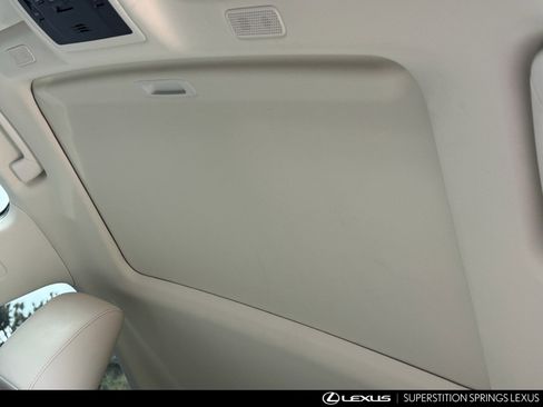 Certified 2025 Lexus ES 300h w/ Premium Package image 9