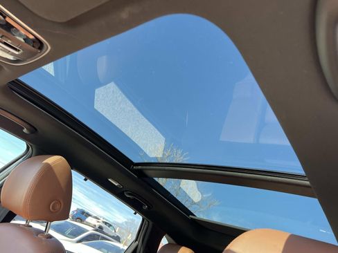 Used 2019 Kia Sorento SX image 32