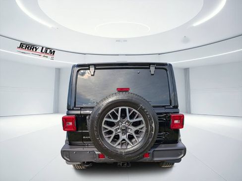 New 2025 Jeep Wrangler Unlimited Sahara AWD/4WD image 4