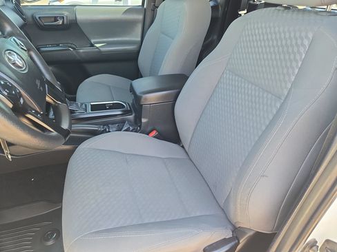 Used 2022 Toyota Tacoma SR w/ SX Package AWD/4WD image 14