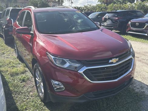 Used 2021 Chevrolet Equinox LT FWD image 2
