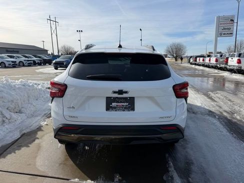 Used 2025 Chevrolet Trax ACTIV w/ Driver Confidence Package image 7