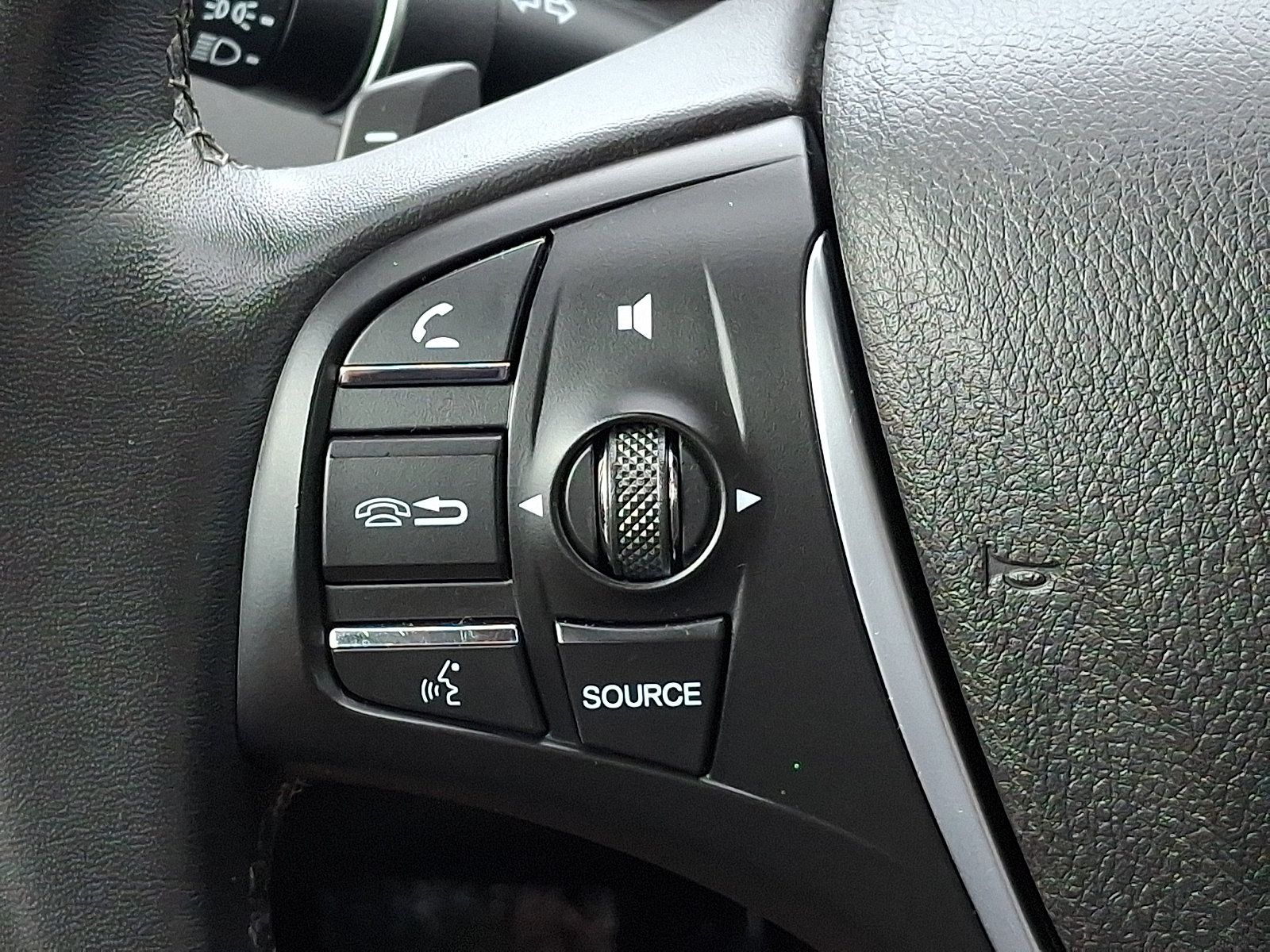 Used 2015 Acura TLX w/ Technology Package FWD image 22