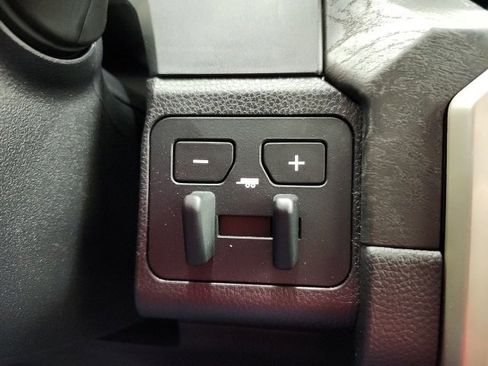 Certified 2025 Toyota Tacoma Limited image 75