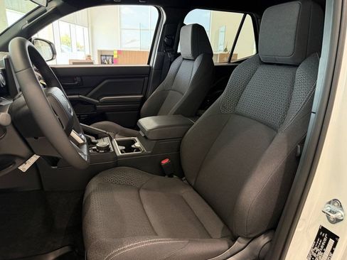 Used 2026 Toyota 4Runner SR5 AWD/4WD image 23