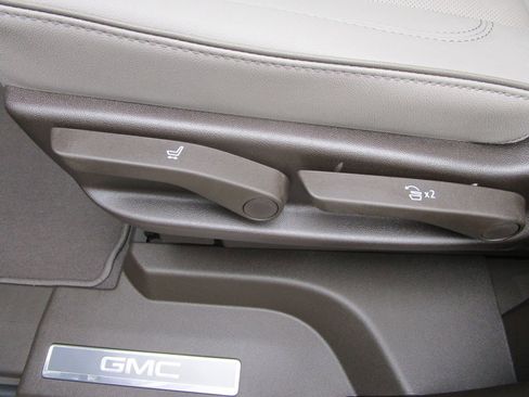 New 2026 GMC Yukon Elevation w/ Elevation Premium Package image 20