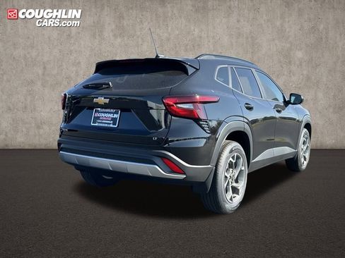 New 2025 Chevrolet Trax LT w/ Driver Confidence Package image 8