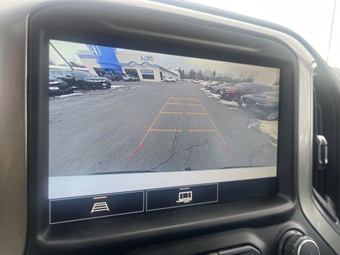 Used 2021 Chevrolet Silverado 1500 LT Trail Boss w/ Convenience Package II image 31