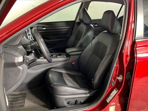 Used 2021 Nissan Altima 2.5 SR w/ SR Premium Package image 24