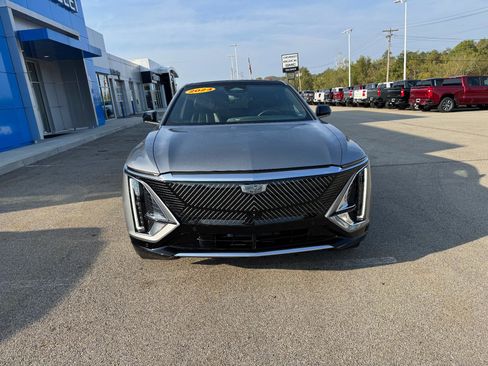 Used 2024 Cadillac Lyriq Luxury w/ LPO, Floor Liner Package image 8