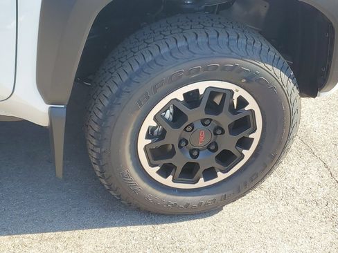 Certified 2026 Toyota Tacoma TRD Off-Road AWD/4WD image 6