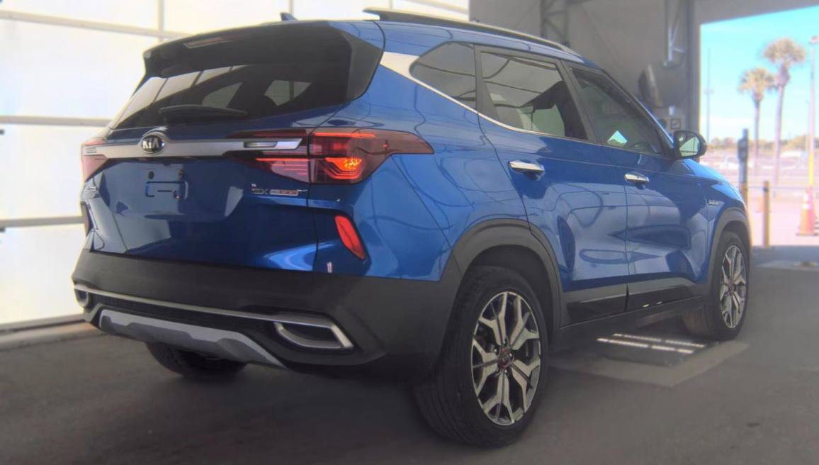 Used 2021 Kia Seltos SX w/ SX Sunroof Package AWD/4WD image 5