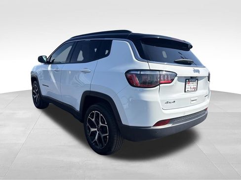 Used 2025 Jeep Compass Limited AWD/4WD image 5