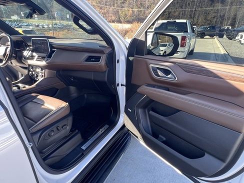 Used 2021 Chevrolet Suburban High Country image 34