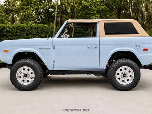 Used 2025 Ford Bronco Badlands AWD/4WD image 3