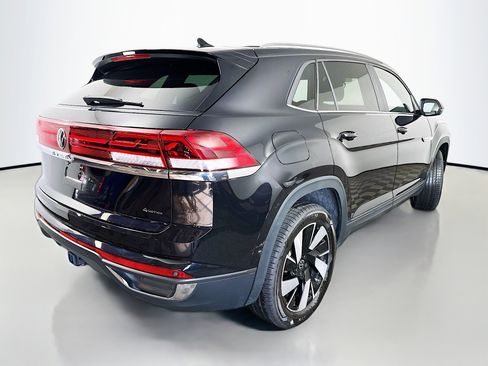 Used 2024 Volkswagen Atlas Cross Sport SE image 7