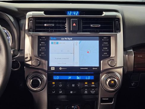 Used 2024 Toyota 4Runner Limited AWD/4WD image 16