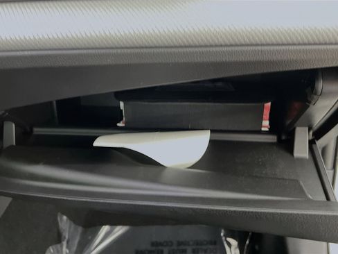 Used 2025 Toyota Camry SE image 35