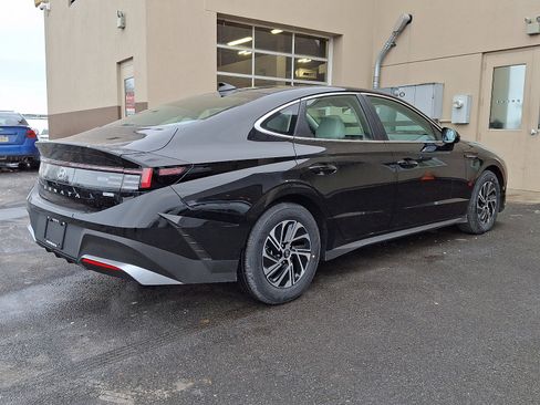 New 2026 Hyundai Sonata Blue FWD image 4