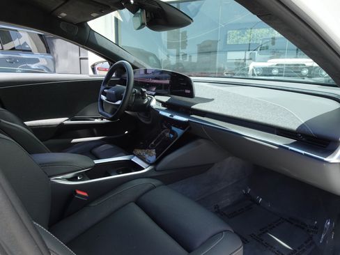 Used 2024 Lucid Air Touring AWD/4WD image 20