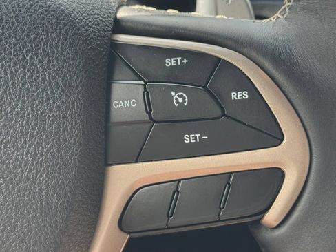 Certified 2017 Jeep Grand Cherokee Limited AWD/4WD image 29