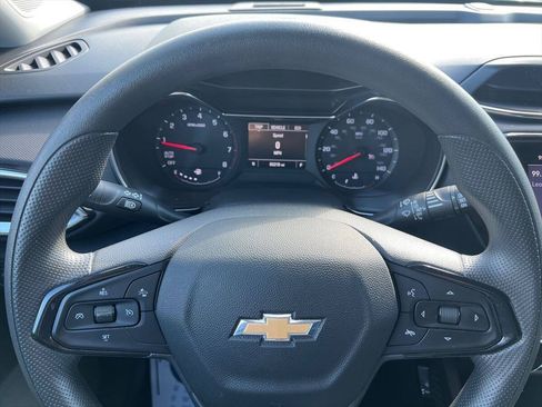 Used 2023 Chevrolet TrailBlazer LT w/ Convenience Package FWD image 11