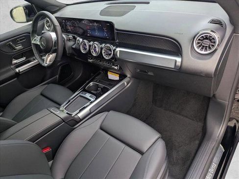 Certified 2025 Mercedes-Benz GLB 250 image 23