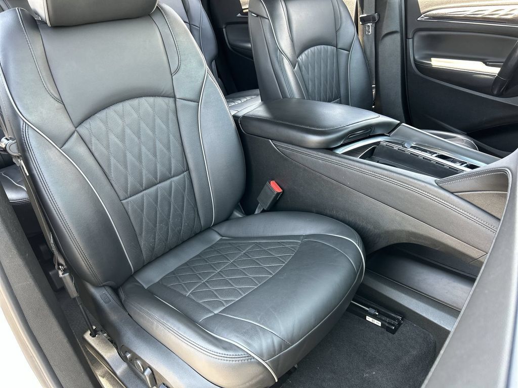 Used 2024 Buick Enclave Avenir w/ Avenir Technology Package FWD image 29
